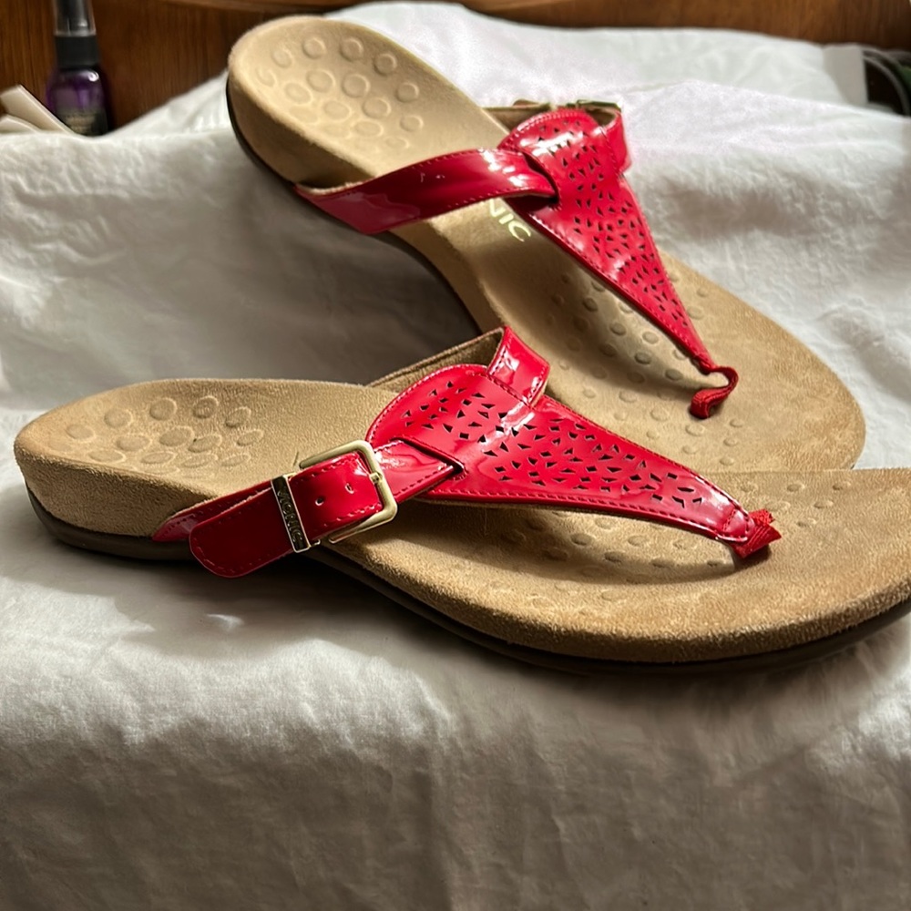 Vionic flip flops